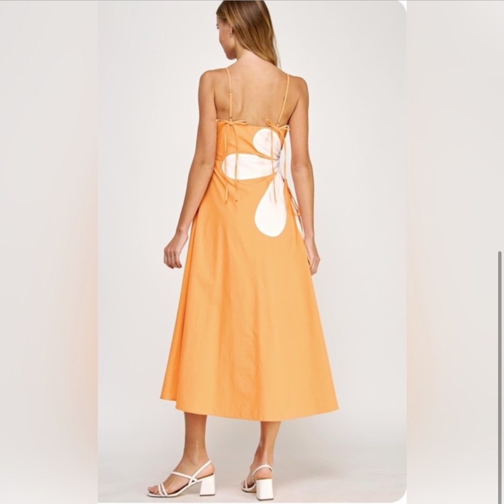 907. The Daisy Cutout Orange Floral Midi Dress - Picture 2 of 2